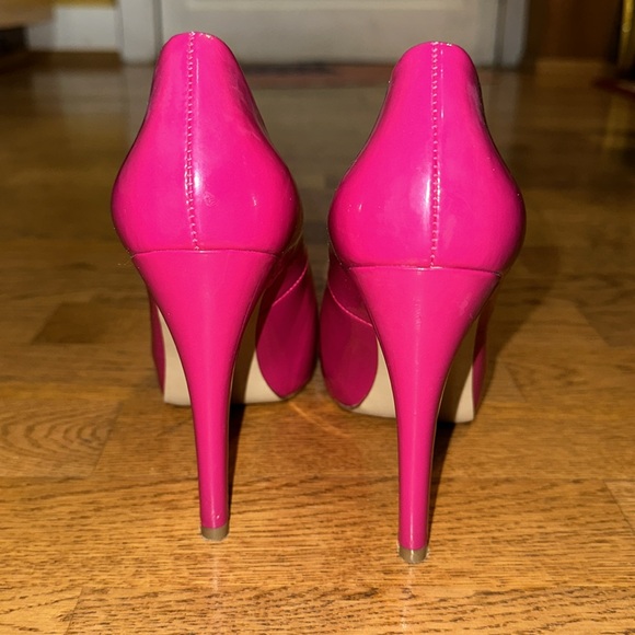 Gently used pink peep toe heels- Guess - Picture 2 of 8